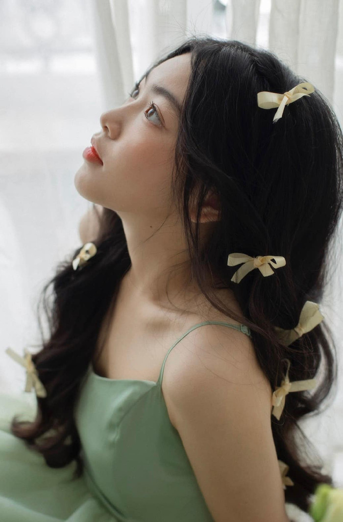 Mỗi lần xuất hiện trước công chúng, Lọ Lem nhà Quyền Linh lại khiến người hâm mộ “u mê” bởi nhan sắc trong veo. 