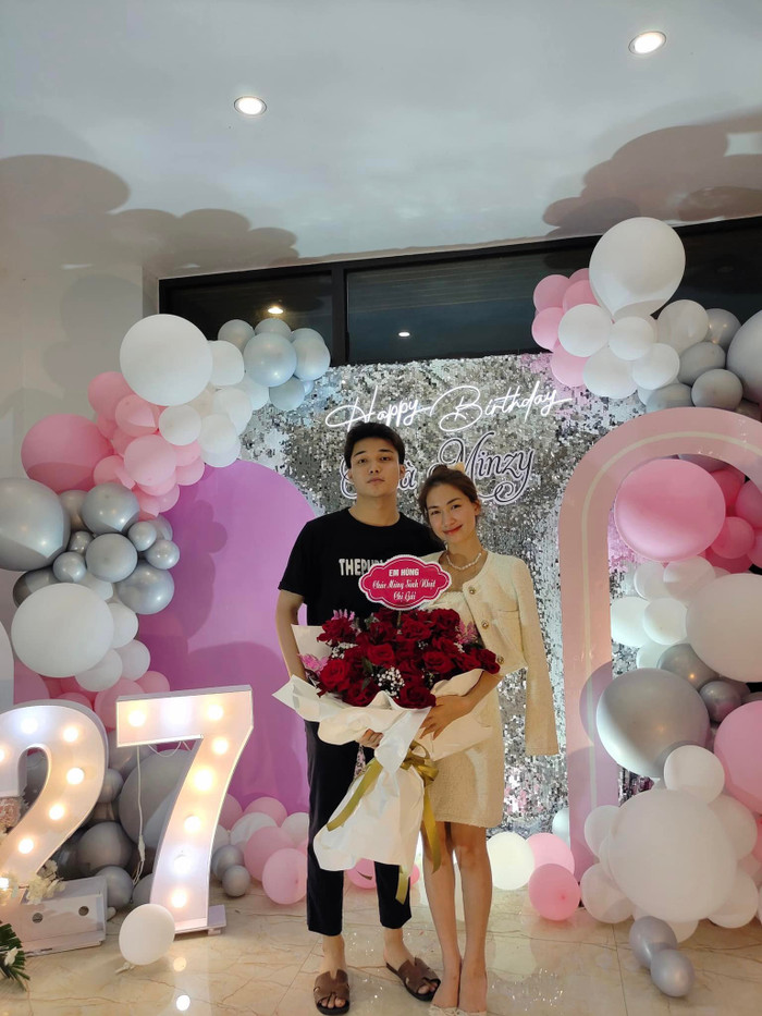 Trong mỗi dịp đặc biệt của chị gái, em trai Hòa Minzy đều có mặt