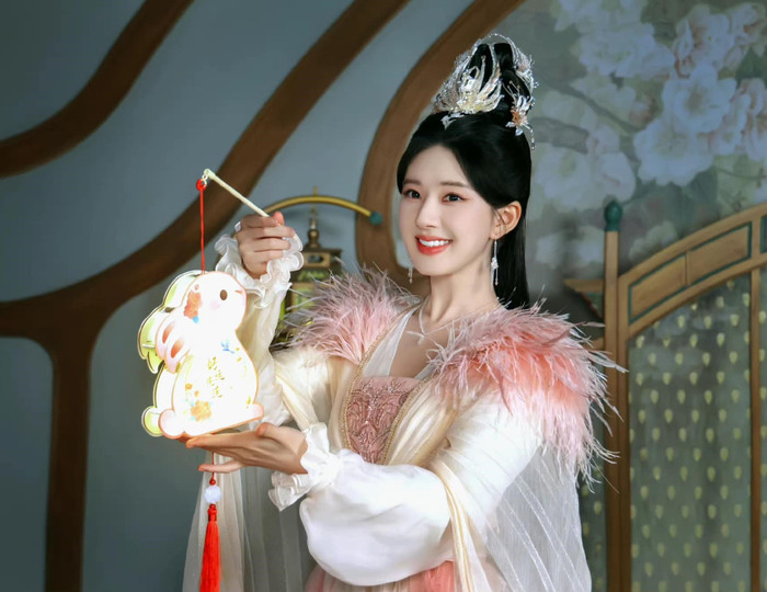 Triệu Lộ Tư bị ép ra khỏi đoàn phim, vị trí top tiểu hoa 95 gặp nguy hiểm Ảnh 2