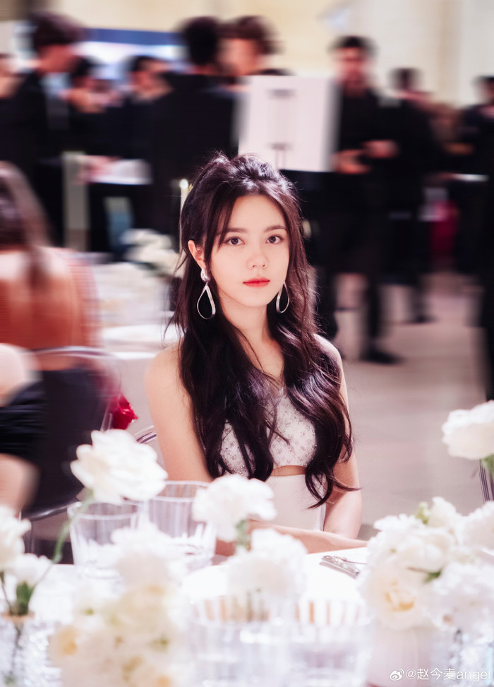 Sao nữ thảm họa hơn Triệu Lộ Tư, Ngu Thư Hân khiến fan cũng phải chê Ảnh 4