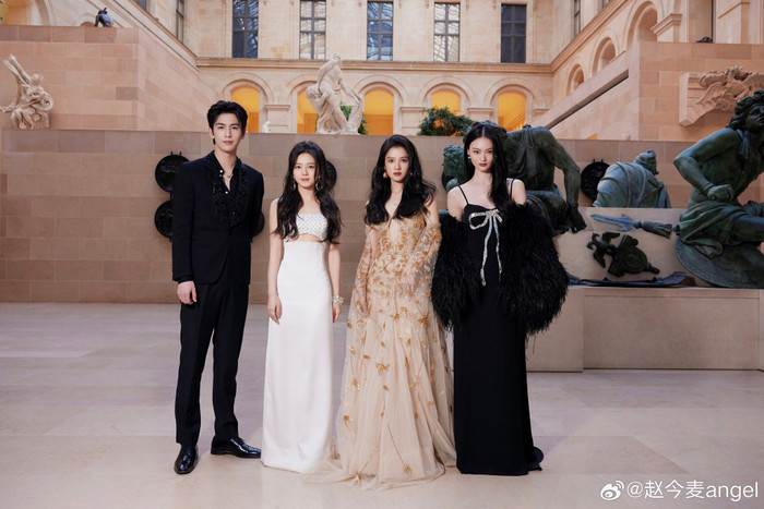 Sao nữ thảm họa hơn Triệu Lộ Tư, Ngu Thư Hân khiến fan cũng phải chê Ảnh 2