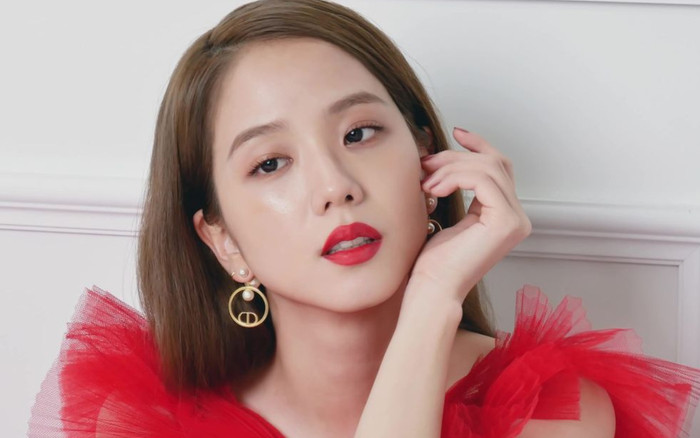 Jisoo BLACKPINK tự tay 'phá vỡ' hình tượng chỉ bằng một hành động Ảnh 2