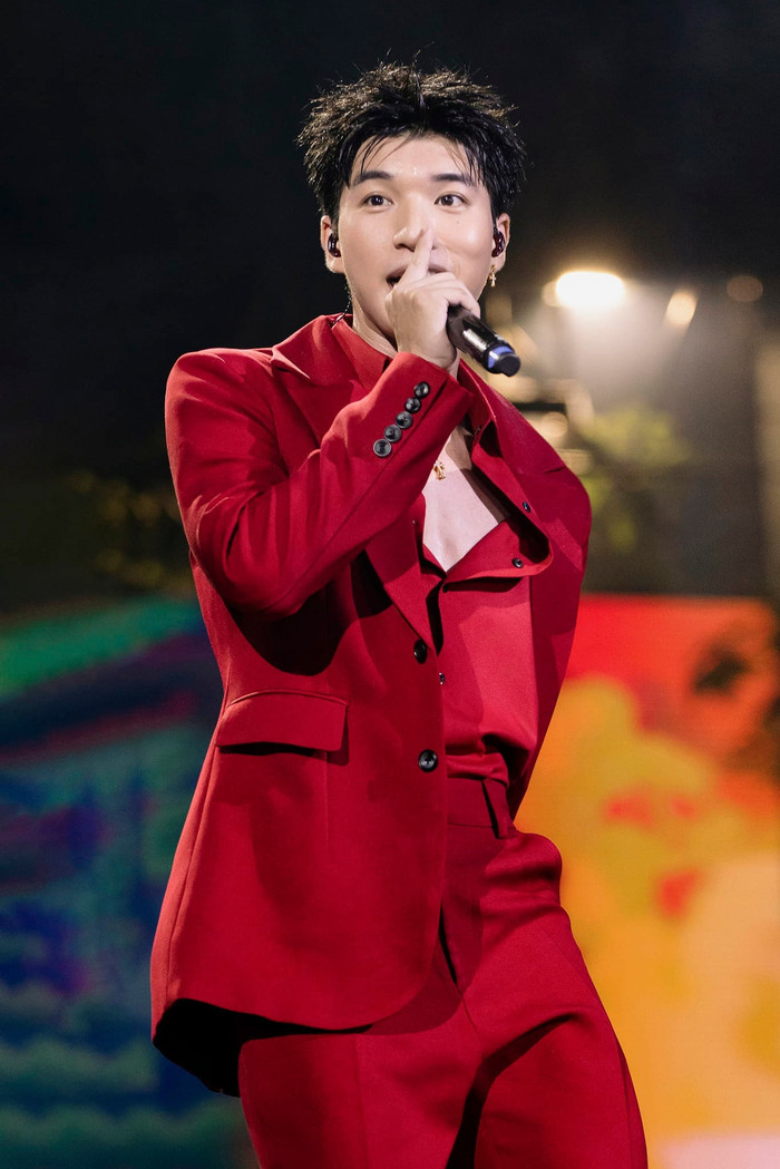 Cách đây không lâu, HIEUTHUHAI cũng vướng tin đồn chia tay bạn gái hotgirl. (Ảnh tổng hợp)