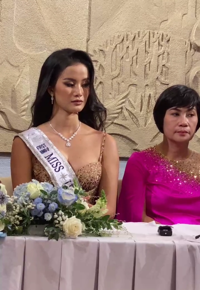 Dù đã đạt danh hiệu á hậu nhưng có vẻ Hương Ly không 'mặn mà'.