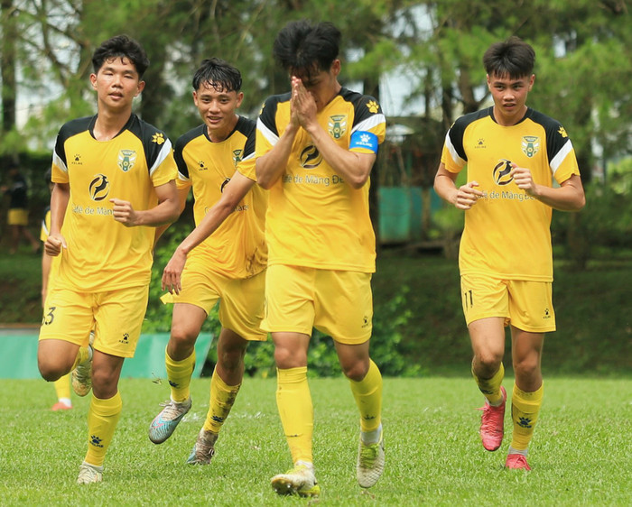 Hành động đẹp của cầu thủ Kon Tum FC ở vòng loại U21 Quốc gia 2023 Ảnh 1