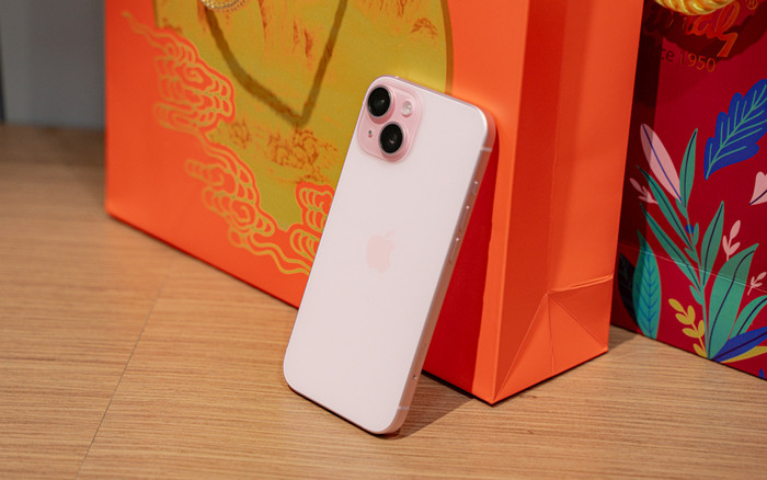 Cận cảnh iPhone 15 Plus màu hồng có gì đặc biệt? Ảnh 2