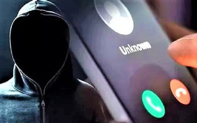 Cụ bà suýt mất 900 triệu sau 'lệnh bắt giam' thông qua kiểu liên lạc quen thuộc Ảnh 2