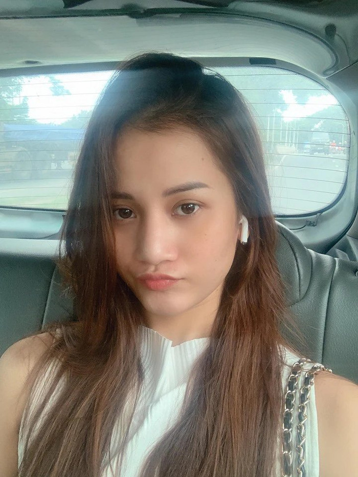 Visual mộc mạc của Hương Ly khiến người hâm mộ xao xuyến.