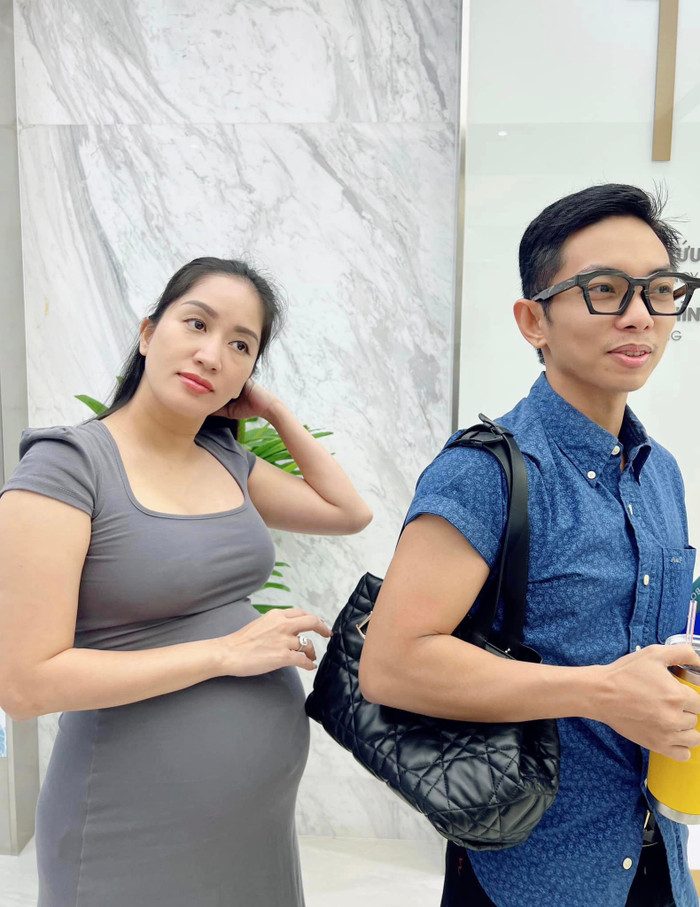 Trước và sau sinh lần ba, Phan Hiển luôn để tâm tới Khánh Thi