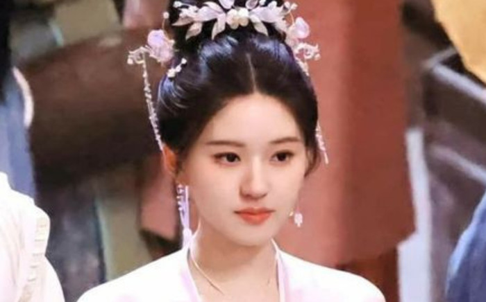 Triệu Lộ Tư lột xác ngoạn mục nhưng vẫn bị chê chỉ vì thiếu một điều Ảnh 2