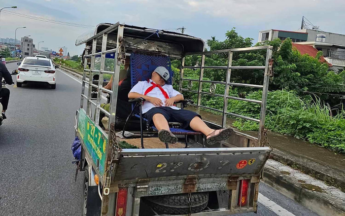 Những hình ảnh hài hước của hội học trò trong ngày khai giảng năm học mới Ảnh 2