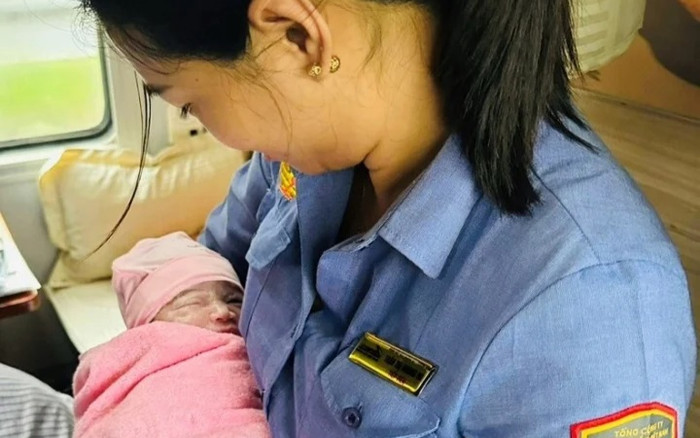 Sản phụ hạ sinh bé gái trên tàu Nam - Bắc Ảnh 2