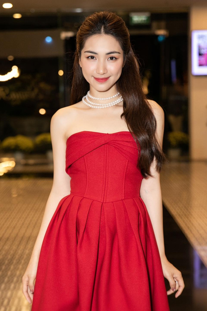 Hòa Minzy được dân tình ưu ái gọi biệt danh ca sĩ sĩ quốc dân.