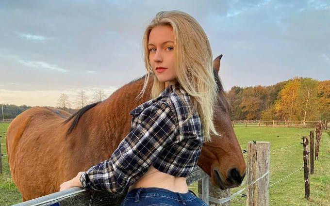 Tuyển bạn trai trên Tiktok, cô gái trẻ choáng váng vì có hơn 3.000 người đăng ký Ảnh 2