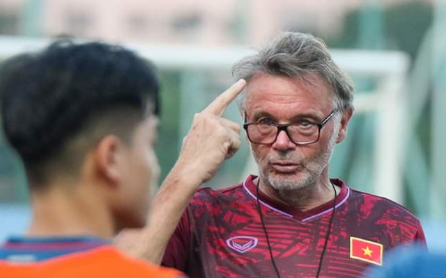 Bao giờ 'phù thủy trắng' Troussier đưa bóng đá Việt Nam lên tầm thế giới? Ảnh 2