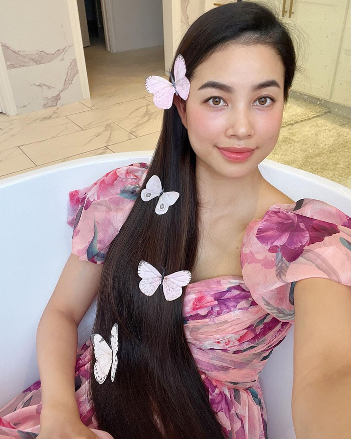 Trải qua hai lần sinh nở, Phạm Hương vẫn giữ gìn được vóc dáng thon gọn, quyến rũ như thời con gái