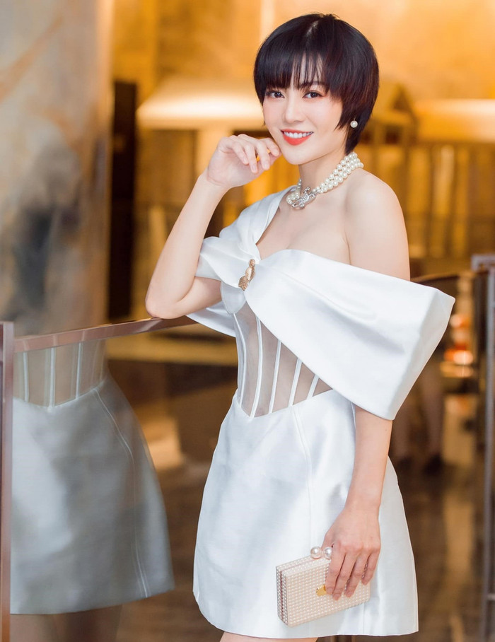  Thanh Hương khoe sắc ở thảm đỏ The Nun 2 sau thoát nghèo ở Cuộc Đời Vẫn Đẹp Sao Ảnh 3