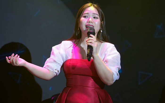 Một ca khúc mà Thùy Chi vừa cất giọng đã khiến dân mạng đồng loạt bật khóc Ảnh 2