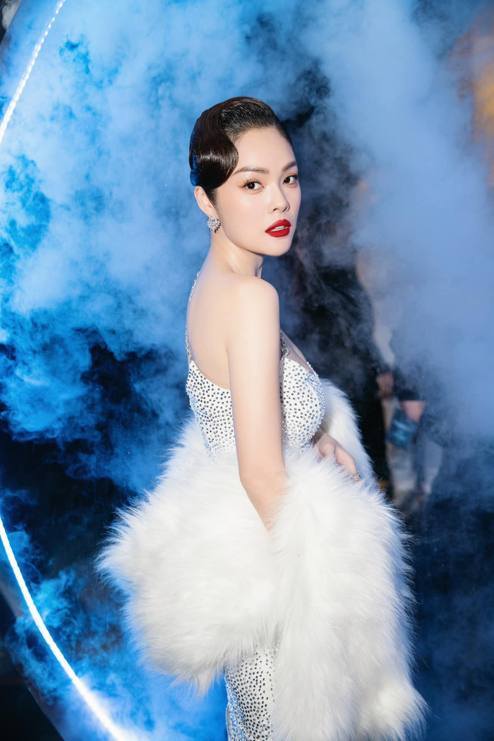 Dương Cẩm Lynh tập trung kiếm tiền trả nợ sau biến cố lớn về tiền bạc.