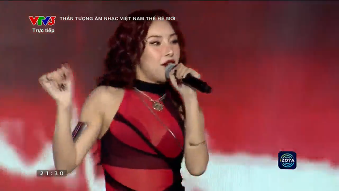 Annie nhận 'cơn mưa' lời khen từ BGK, đốt cháy sân khấu Vietnam Idol Ảnh 3