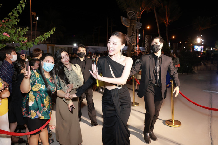  Phương Oanh tái xuất sau hôn lễ, làm gì mà khiến dân tình dậy sóng? Ảnh 1