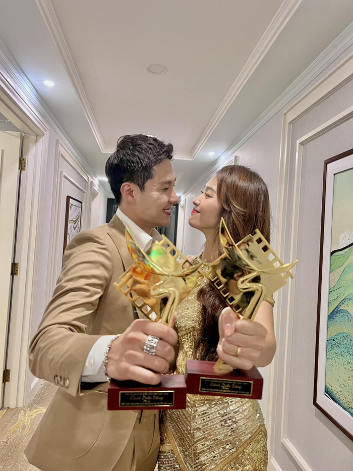  Thanh Sơn gây tranh cãi khi tay trong tay với Khả Ngân ở thảm đỏ Cánh Diều 2023 Ảnh 3