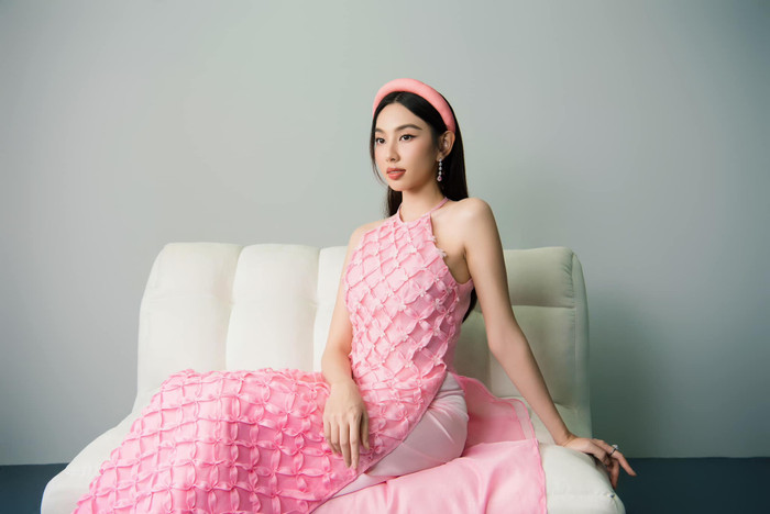 Trong không khí rộn rã chào đón năm mới Giáp Thìn, Miss Grand International 2021 - Nguyễn Thúc Thùy Tiên gây chú ý khi tung bộ ảnh áo dài mới đẹp đến nao lòng.