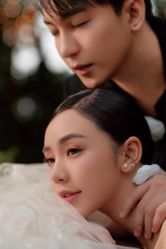 Vào vai quá đạt, B Trần liên tục bị dân tình hỏi tội chuyện ngoại tình.