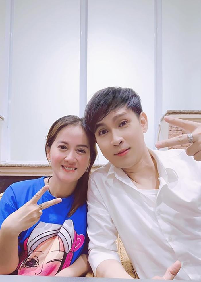 Ca sĩ Nguyên Vũ là một trong những sao Việt lên tiếng bảo vệ Hồng Loan trước ồn ào.