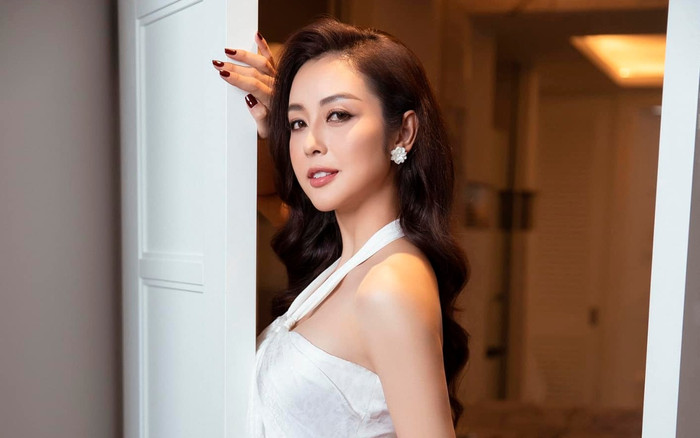 Chỉ một bức ảnh, Hoa hậu Jennifer Phạm khiến nhiều người ngưỡng mộ hôn nhân hiện tại Ảnh 2