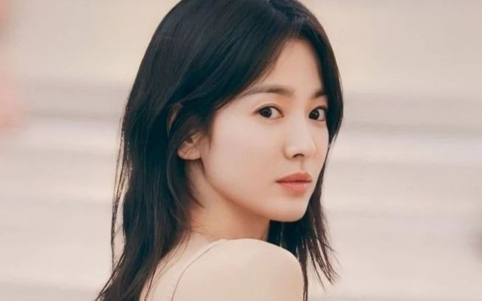 Danh tính tình mới của Song Hye Kyo lộ diện, còn tiết lộ luôn tin vui của bạn gái Ảnh 2