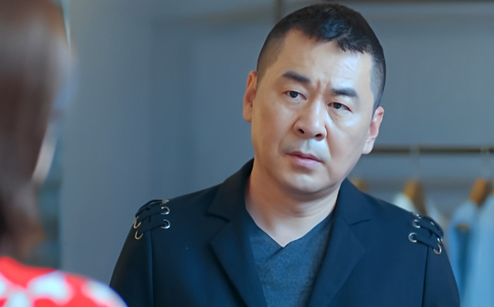 Chủ tịch giả dạng thành người bán bánh bao nghèo khổ, nhận cái kết đẹp với 1 cô gái tốt bụng Ảnh 2