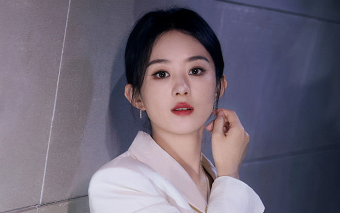 Không đi Đêm hội Weibo cùng đồng nghiệp, Triệu Lệ Dĩnh vẫn gây bão mạng nhờ 1 hành động nhỏ Ảnh 2