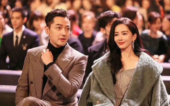 Hồ Ca - Lưu Thi Thi ngồi cạnh nhau trong Đêm hội Weibo