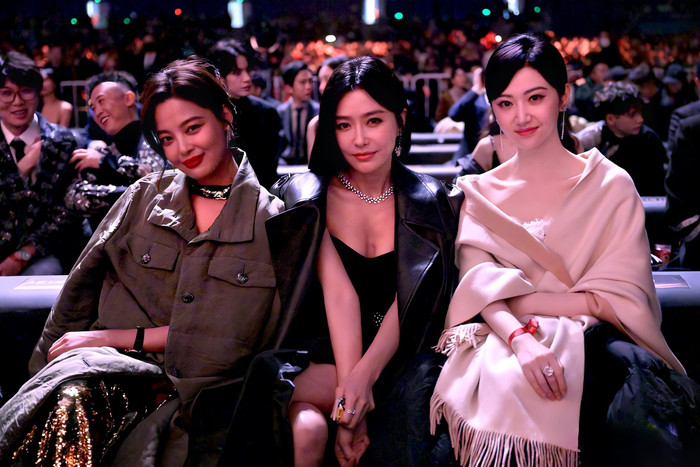 Bộ 3 mỹ nhân Tân Chỉ Lôi, Tần Lam và Cảnh Điềm