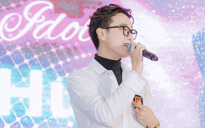 Hà An Huy hát live như 'nuốt đĩa' tại trường học, dân mạng nhận xét về nhan sắc thật ngoài đời Ảnh 2