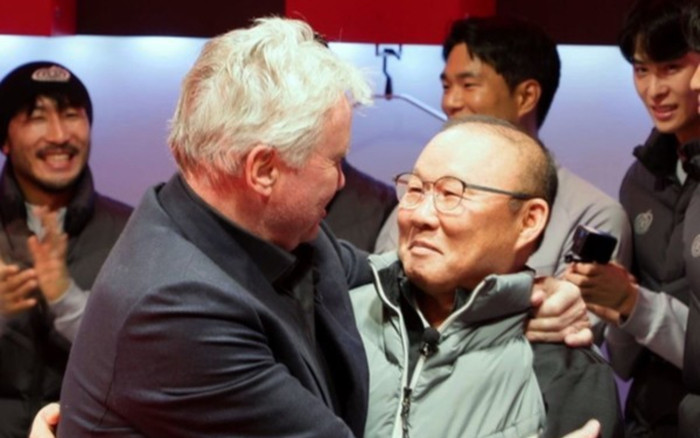 Xúc động cảnh HLV Park Hang Seo khóc khi gặp lại thầy Hiddink Ảnh 2