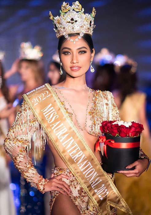 Là hoa hậu tức là đã có hào quang. Nhưng vẫn có riêng một cuộc thi Hoa hậu Hào quang Quốc tế. Điều này thật khó hiểu. 