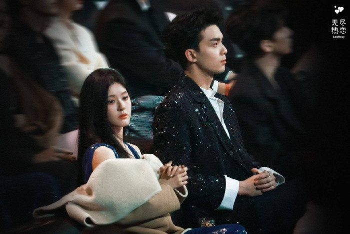 Cặp đôi không có bất cứ tương tác suốt khoảng thời gian tham gia sự kiện.