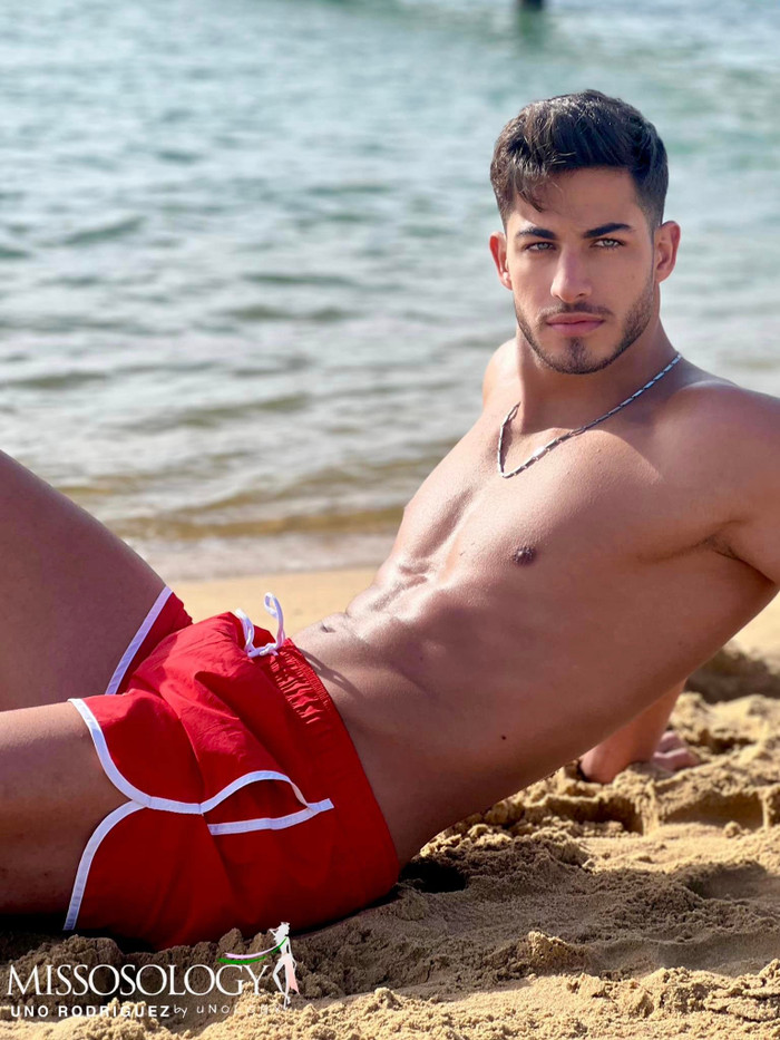 Ngay từ đầu mùa giải, Seif Al’walid Harb đã được các chuyên gia đánh giá rất cao từ vóc dáng, body cho đến trình diễn. Tân nam vương hòa bình năm nay 24 tuổi và đang là một huấn luyện viên thể hình tại quê nhà. 