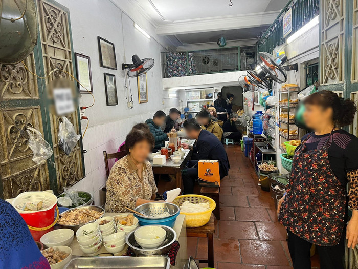 Quán phở gà trong câu chuyện của V.M.L.