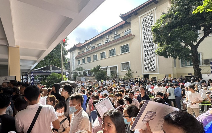 Hà Nội hết lo cảnh xếp hàng thâu đêm mua hồ sơ vào lớp 10 Ảnh 2