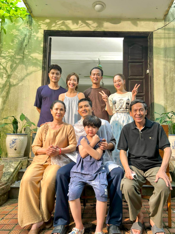 Gia Đình Mình Vui Bất Thình Lình là bộ phim gây sốt màn ảnh nhỏ năm 2023