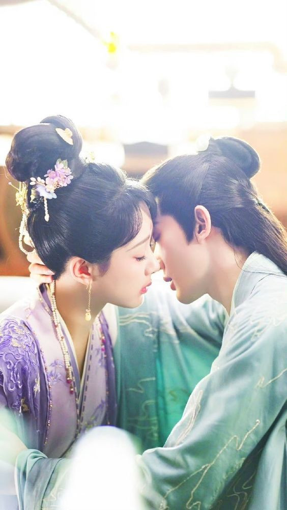 Cặp đôi được 'đẩy thuyền' trong phim lẫn ngoài đời.