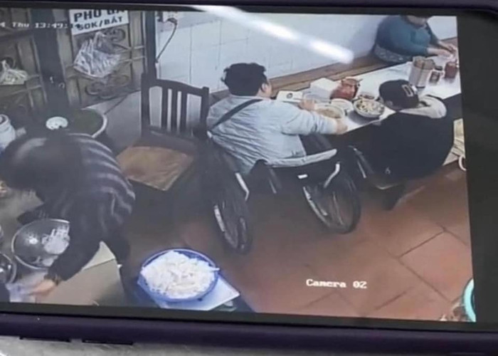 Công an vào cuộc vụ TikToker tố bị quán phở đuổi vì ngồi xe lăn Ảnh 3