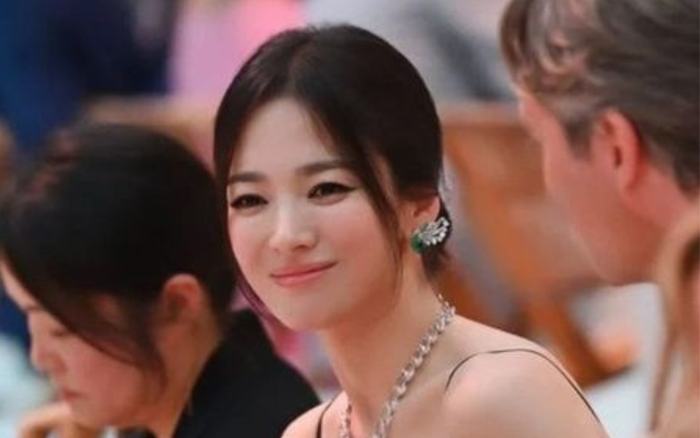 Song Hye Kyo bất ngờ được người yêu công khai tỏ tình, lời lẽ ngọt ngào thế nào mà khiến netizen 'ôm tim' Ảnh 1