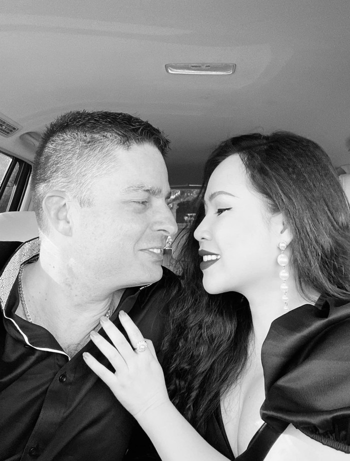 Trương Phương cho biết cô và chồng ngoại quốc đang ly thân trong quá trình chờ hoàn tất thủ tục ly hôn.