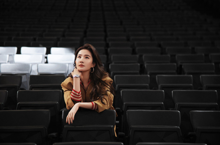 'Thần tiên tỷ tỷ' Lưu Diệc Phi để đàn em vượt mặt. 