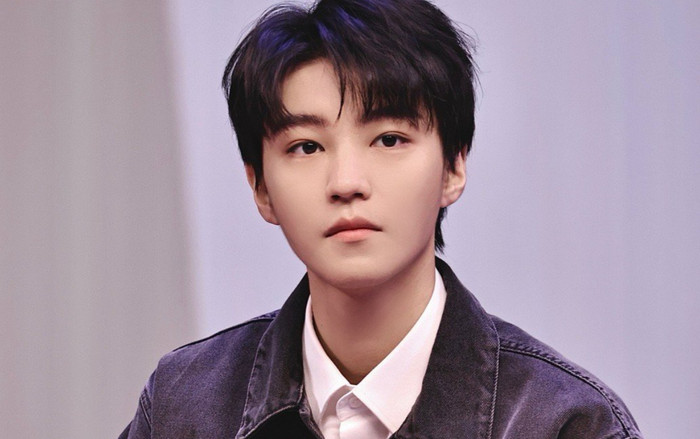 Vương Tuấn Khải vì 1 đồng nghiệp mà làm điều này suốt 5 năm, danh tính khiến netizen vỡ òa Ảnh 2