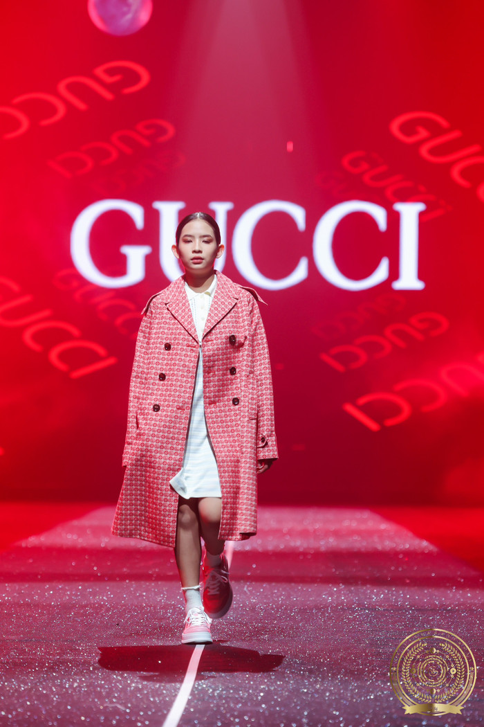 Trần Bảo Châu không ngừng học hỏi, trau dồi để trở thành một người mẫu tài năng, đại diện cho làng mốt Việt ở các sàn diễn quốc tế danh giá.